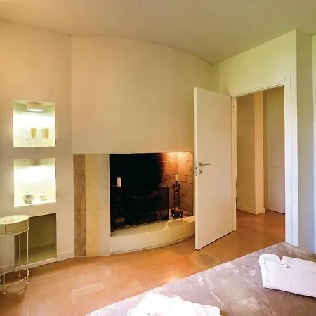 Andrea Apartment Casa Reali